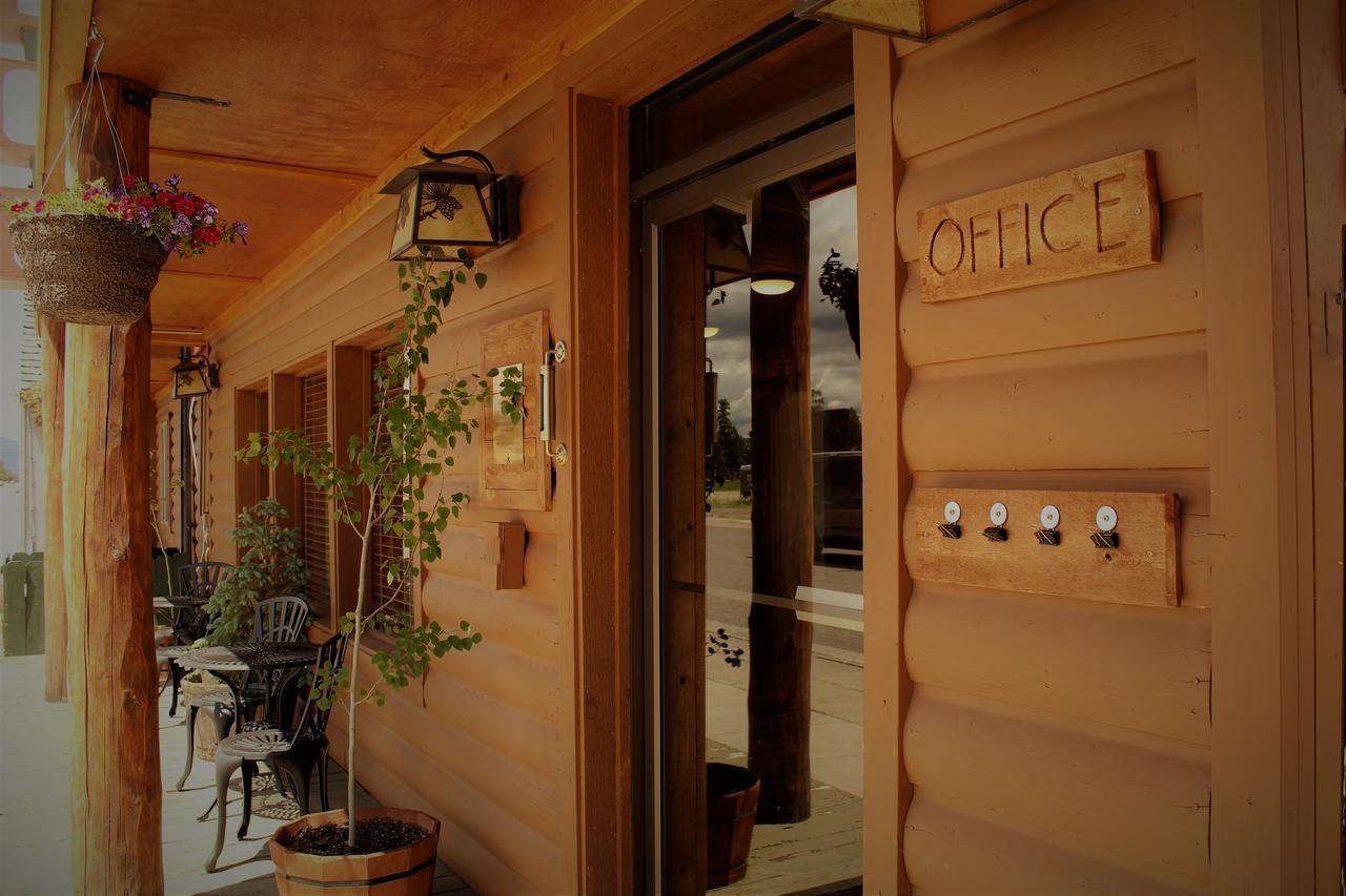 Elkhorn Cabins And Inn West Yellowstone Exterior photo